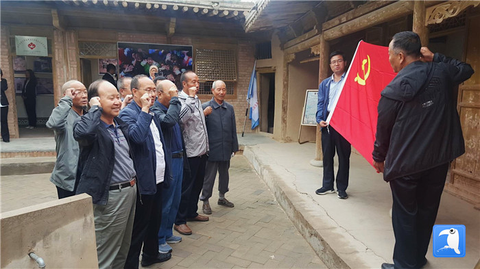 1593596991231428.jpg 7月1日,臨夏州紀委監委機關黨總支組織退休黨支部部分黨員前往東鄉縣布楞溝村史館,開展主題黨日活動。_副本.jpg