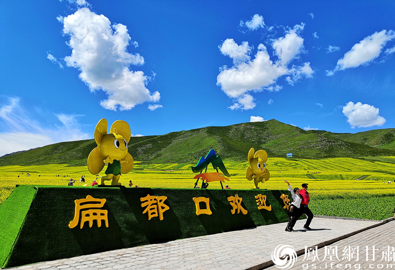 河西走廊張掖扁都口，古絲綢之路要道。王振武 攝